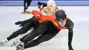 余力生以2小时06分38秒赢得瓦伦西亚马拉松，创英马历史第二佳绩，展现跨项实力，称霸铁三项目。